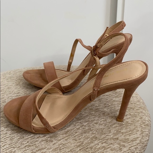 Taupe/tan heels from Shoe Republic LA - Picture 4 of 6